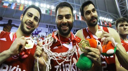 12 Dev Adam Akdeniz Oyunları'nda Şampiyon Oldu!