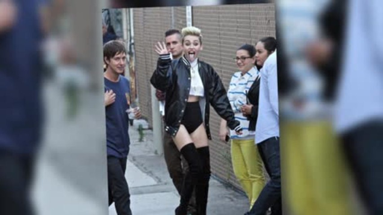 Miley Cyrus Flaunts Her Legs While Performing We Can't Stop