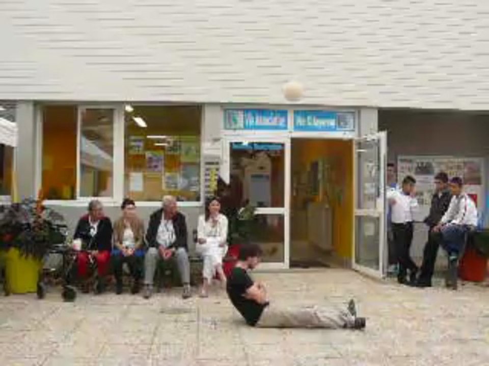 Super Mario Galaxy  -STODIUM- feat Sara Do, à l'accordéon  au fête de la musique 2013