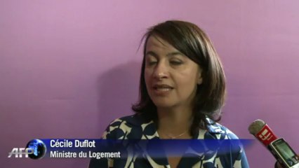 Immobilier: Duflot veut "protéger locataires et propriétaires"