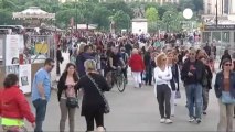 Francia: sciopero alla torre Eiffel, turisti delusi