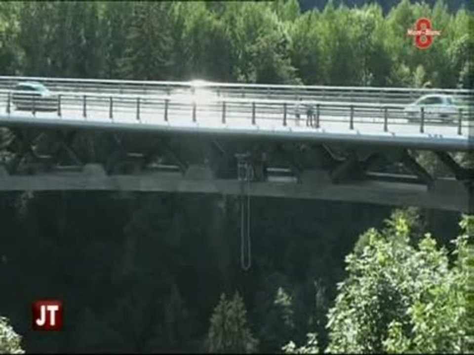 Saut à l'élastique au pont de Saint-Gervais