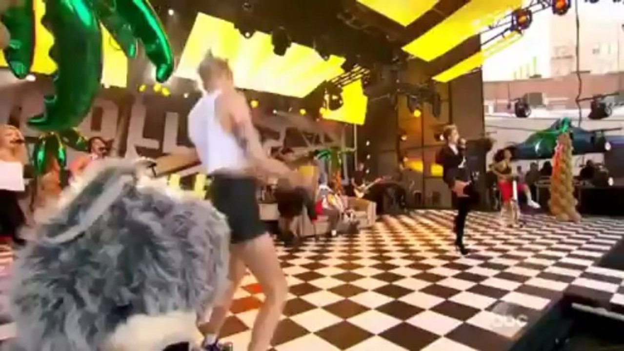 Miley Cyrus - We Can_t Stop (Jimmy Kimmel Live)