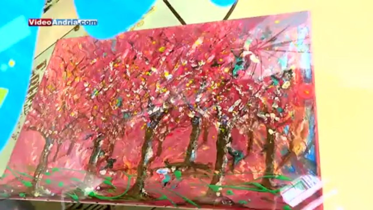 Le opere di Giuseppina Leone esposte presso il negozio "Bolle Bleu" ad Andria