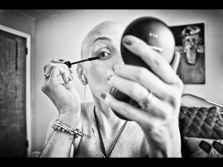 Husband documents wife's battle with breast cancer through photo series