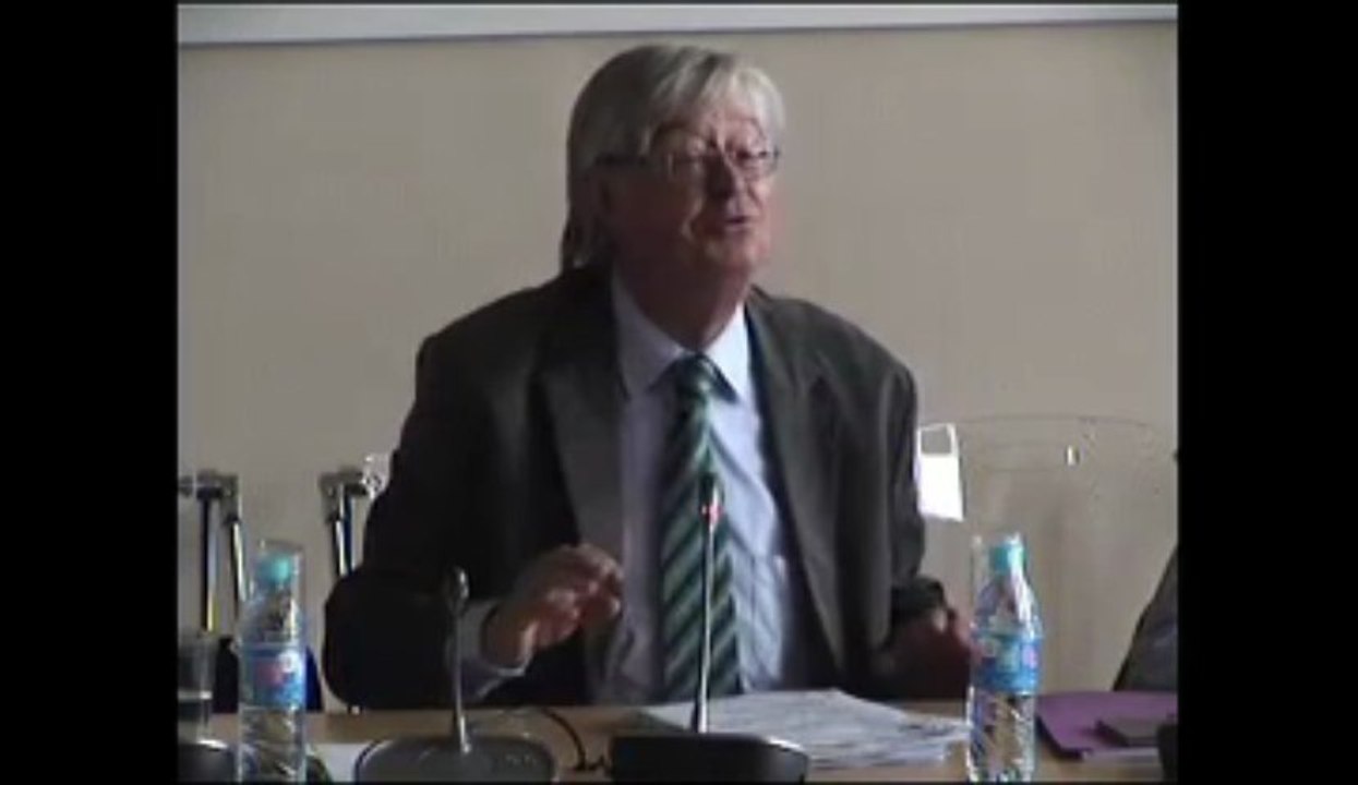 Didier Quentin :  : approfondissement démocratique de l'Union ; approfondissement de l'Union économique et monétaire 2