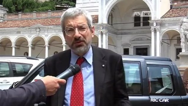 AUTO ELETTRICHE PER I PENDOLARI