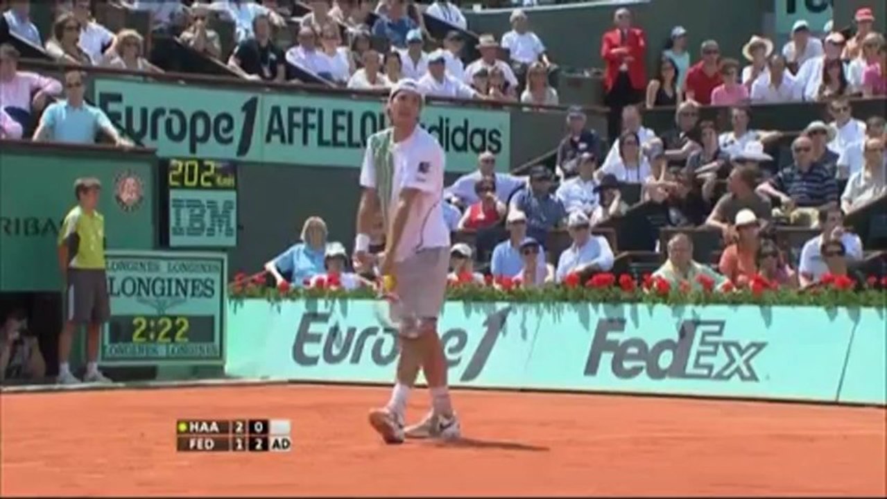 Roger Federer - Top 10 insane returns (HD)
