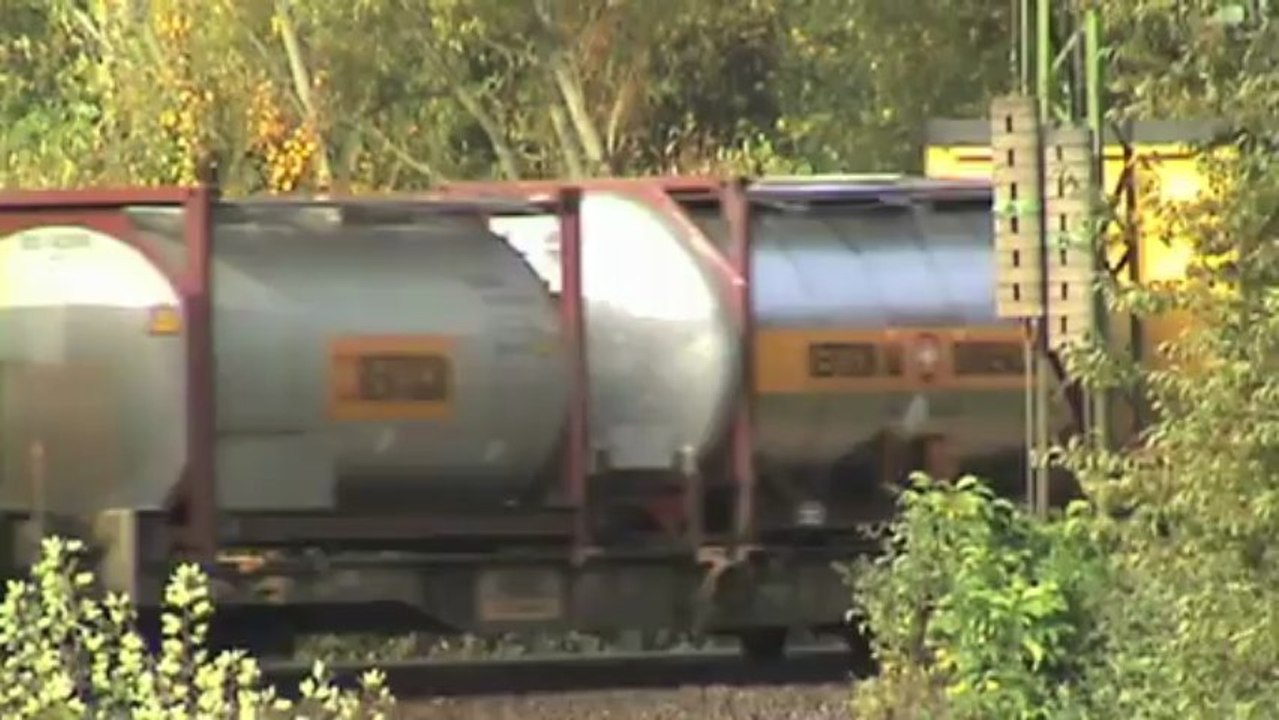 Züge Unkel Rheinbrohl,RTS183,CFL185, ChemOil 482,MRCE 145,Captrain185,Railion185,DB185,101,143,425