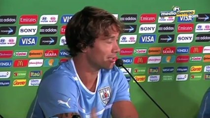 Diego Lugano preocupado por los engaños de Neymar