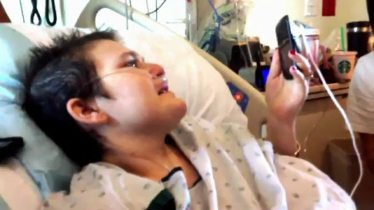 Bette Midler sings Wind Beneath My Wings to cancer sufferer