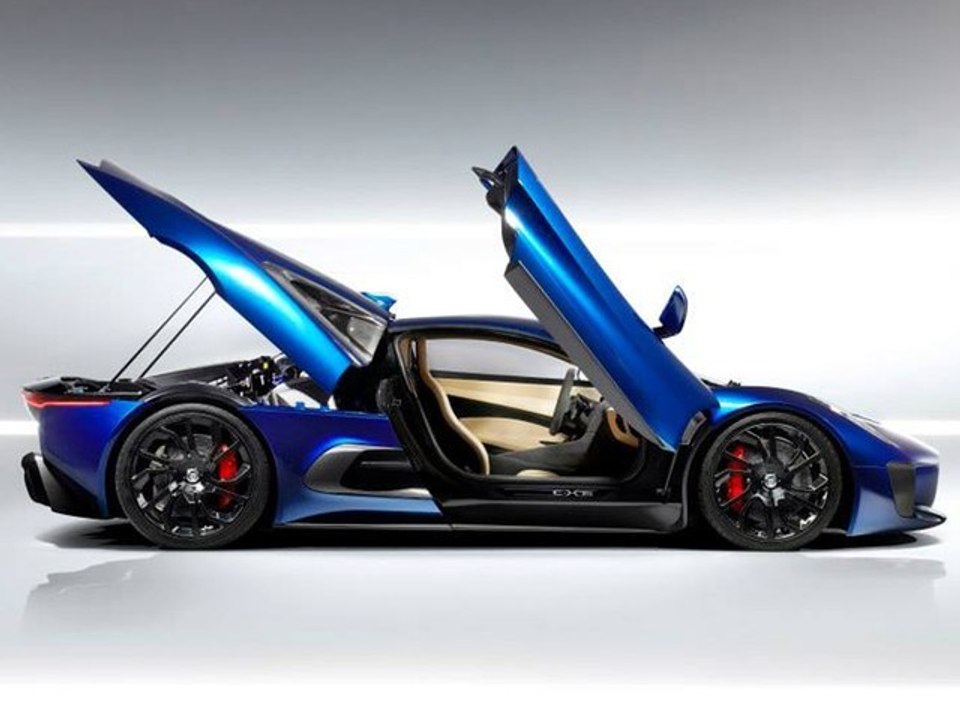 La Jaguar C-X75 Concept, comme si elle était produite