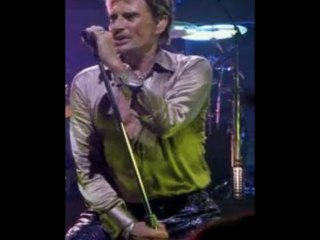 BERNIY CHANTE ESSAYER DE JHONNY HALLYDAY!!!!