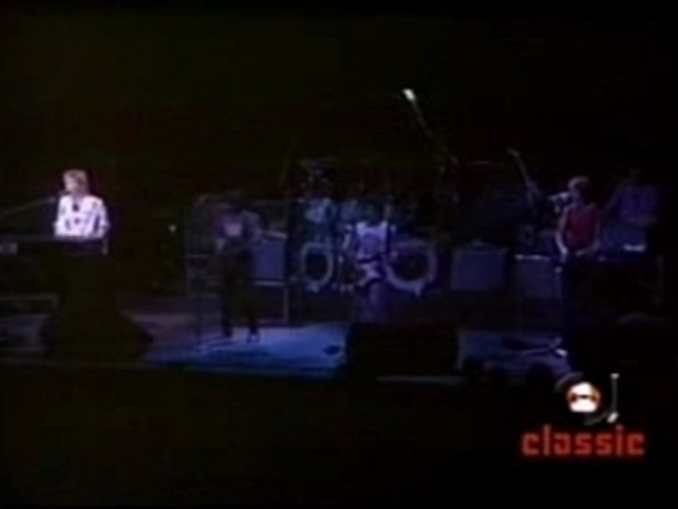 Hall and Oates - Kiss On My List