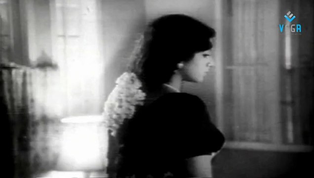 Apoorva Raagangal Romantic Scene 4 || HD || Rajnikanth Kamal Hassan Srividya Jayasudha