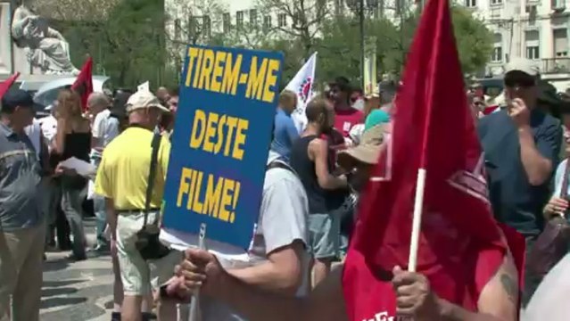 Portugal hit by general strike against austerity cuts