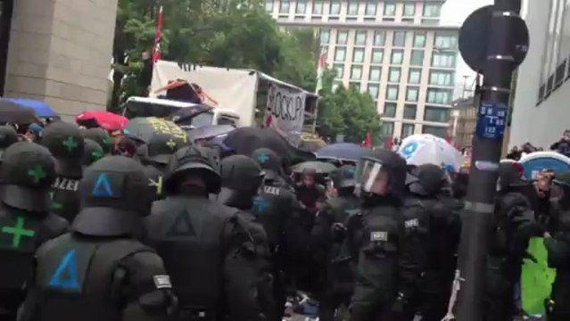 Alman Polisinden Aşırı Şiddetti