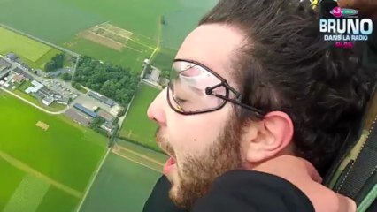 Le Super Méga Défi d'Elliot : Sauter en Parachute