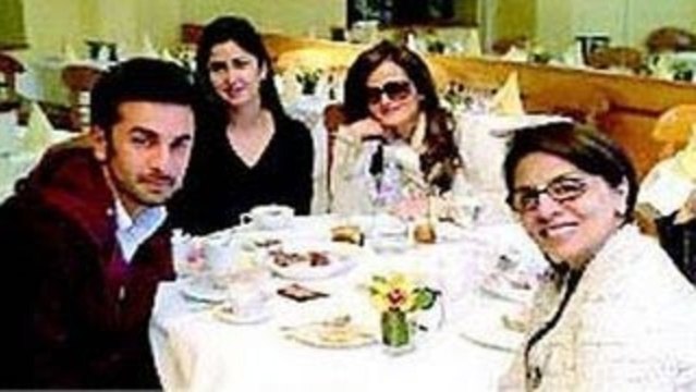 Katrina Kaif SPOTTED dining with Ranbir Kapoor & Neetu Kapoor