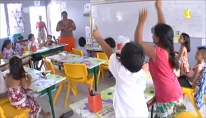 La visite officielle du Haut commissaire à Takaroa, Fakarava et Anaa