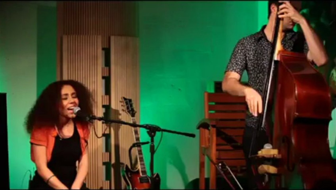 Elif Çağlar - The Man Who Sold The World [David Bowie cover]