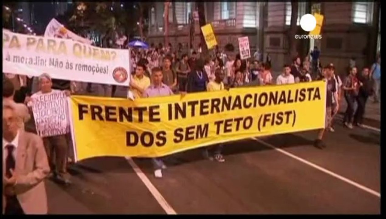 Brasile, scontri a Fortaleza nei pressi dello stadio...