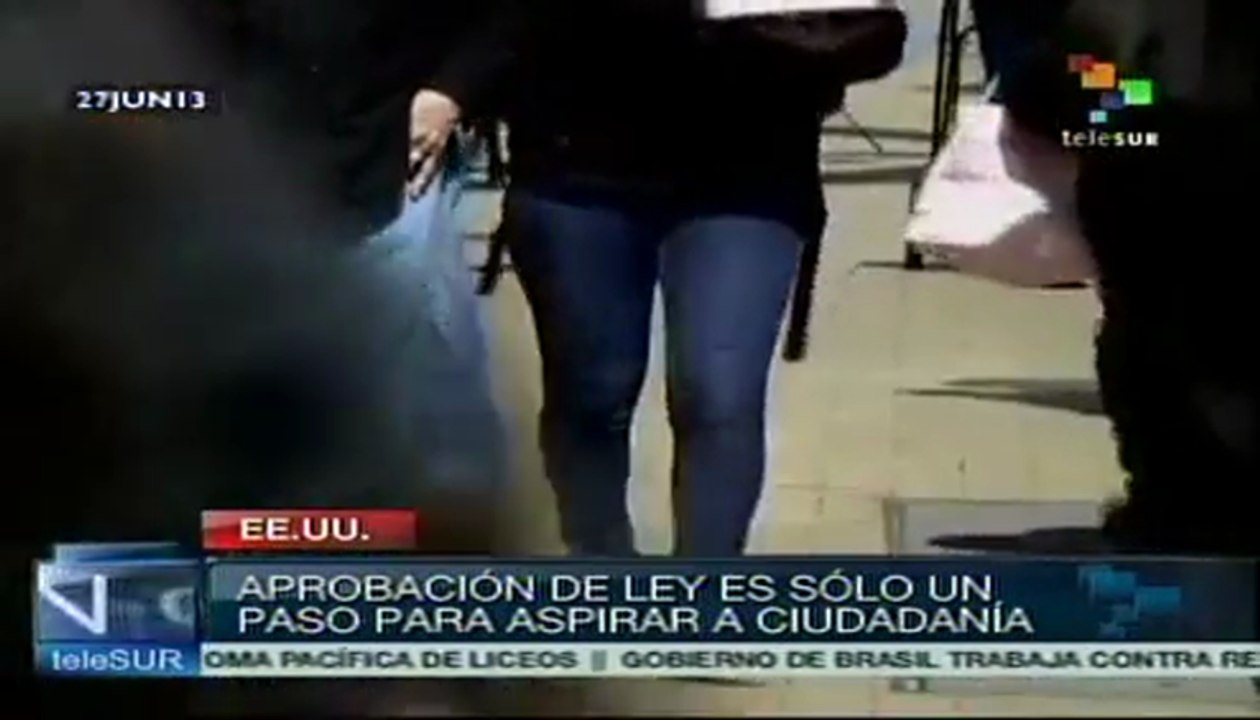 Protestan cientos de activistas tras aprobación de reforma migratoria