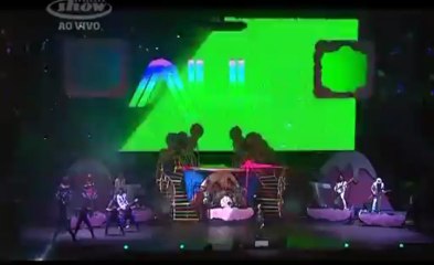 Katy Perry  -  E.T.    (live)