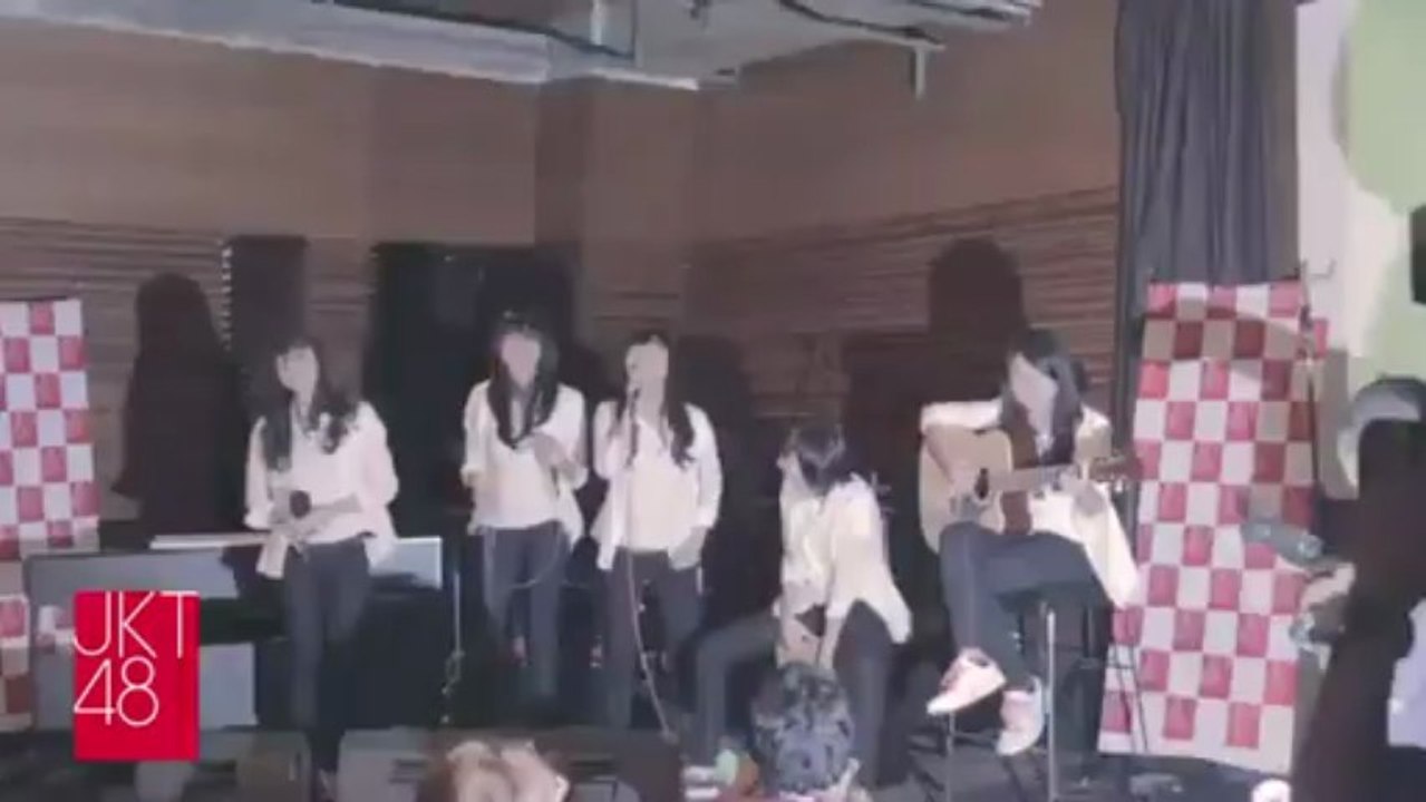 Heavy Rotation (acoustic)