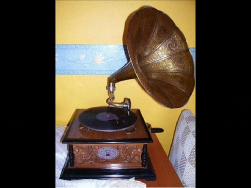 zeki müren sen kimseyi sevemezsin