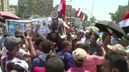 Islamist hit the streets to support President Morsi