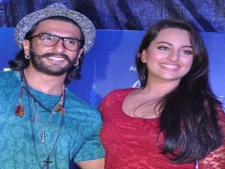 Download Video: Ranveer Singh And Sonakshi Sinha Mesmerizes The Crowd With Lootera Promotion