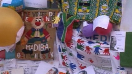 Well-wishers outside Mandela hospital