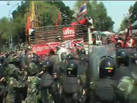 Bangkok (Thaïlande) 10/04/2010 Army dislodged the Red Shirts © LTL News