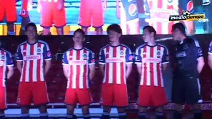 Presentación del nuevo uniforme de Chivas