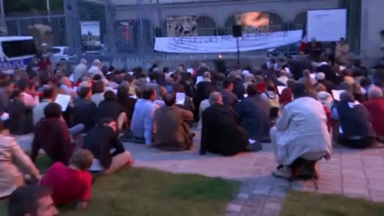 Soutien à Nicolas et aux veilleurs.