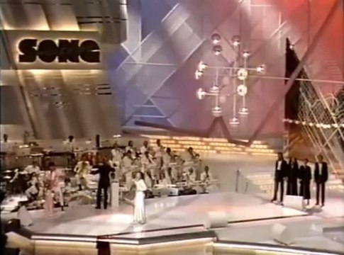 Paloma San Basilio - La Fiesta Terminó (Spain '85)