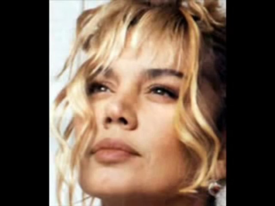 Sezen Aksu gidiyorum kokun hala üzerimde