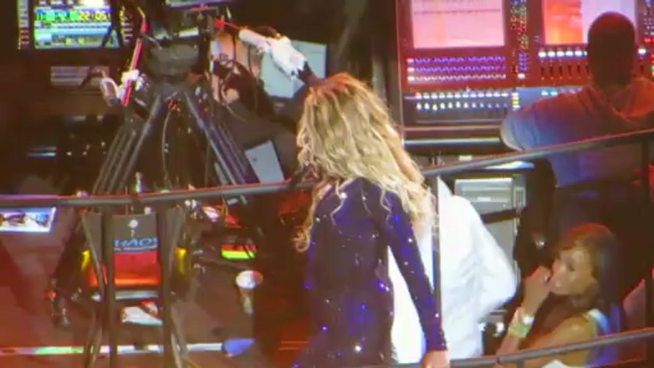 Beyoncé - Irreplaceable @ Staples Center (LA)