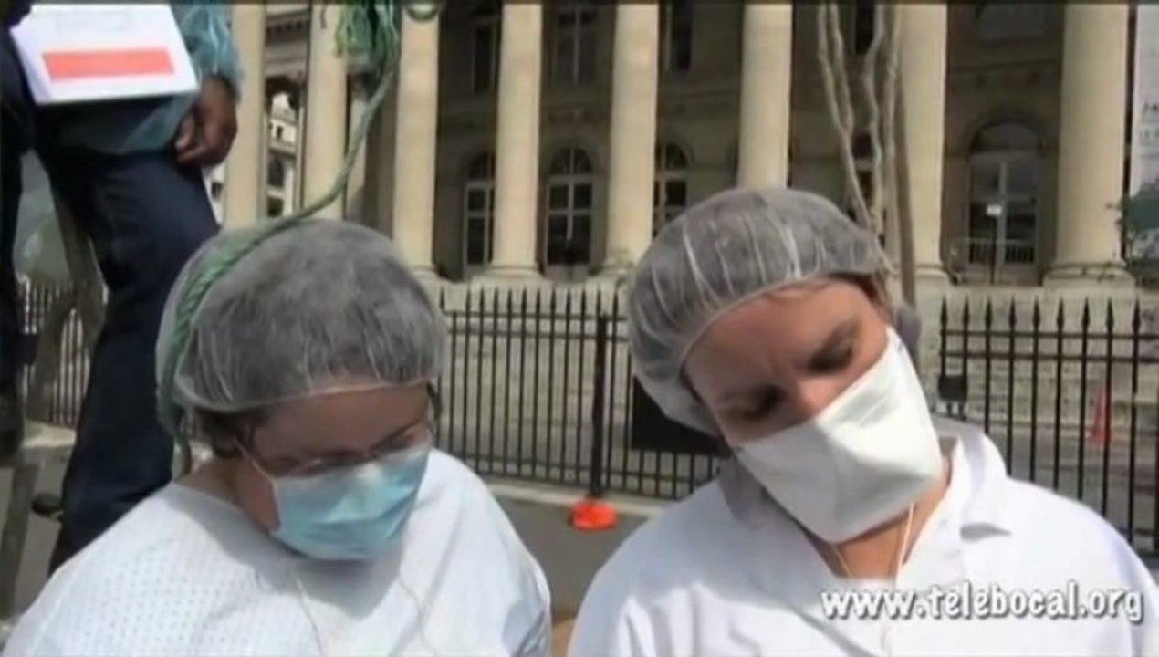 Les infirmières et les aides-soignantes pendues à Place de la Bourse