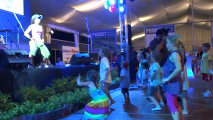 Manoa fait de la zumba