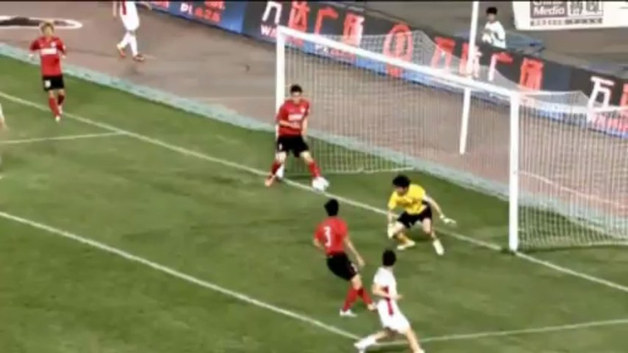 Mit der Hacke! Wenzhao macht es ganz fein