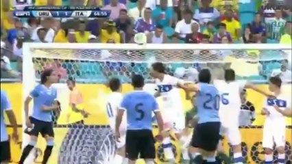 Disparo de Álvaro González que se marcha alto por poco