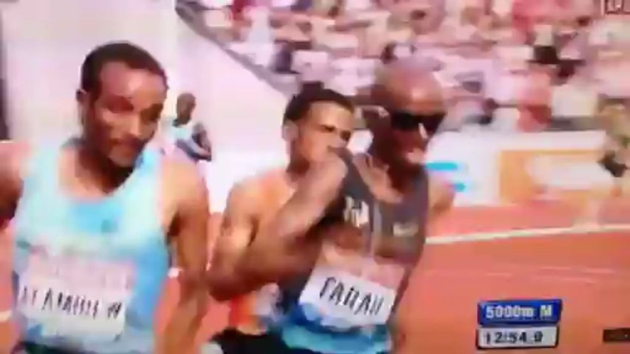 Birmingham:Mo Farah régale son public au 5000 m