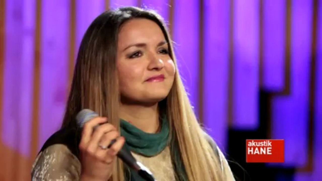 Jülide Özçelik - Gizli Cennet