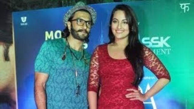 Sonakshi & Ranveer Promotes Lootera at Samsung Store