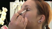 Tutoriel beauté : un maquillage aux couleurs pop avec Shu Uemura