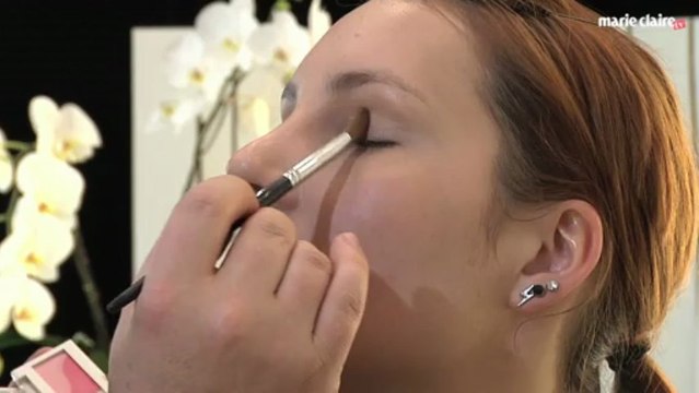 Tutoriel beauté : un maquillage aux couleurs pop avec Shu Uemura
