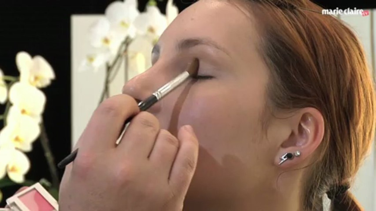 Tutoriel beauté : un maquillage aux couleurs po...