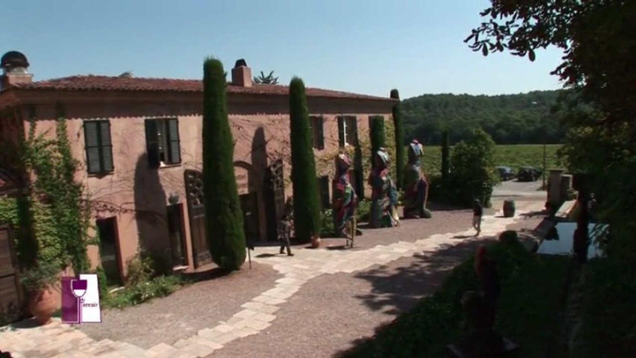 Art et 'Cru Classé' de Provence au Château Sainte Roseline Un Verre de Terroir en Provence